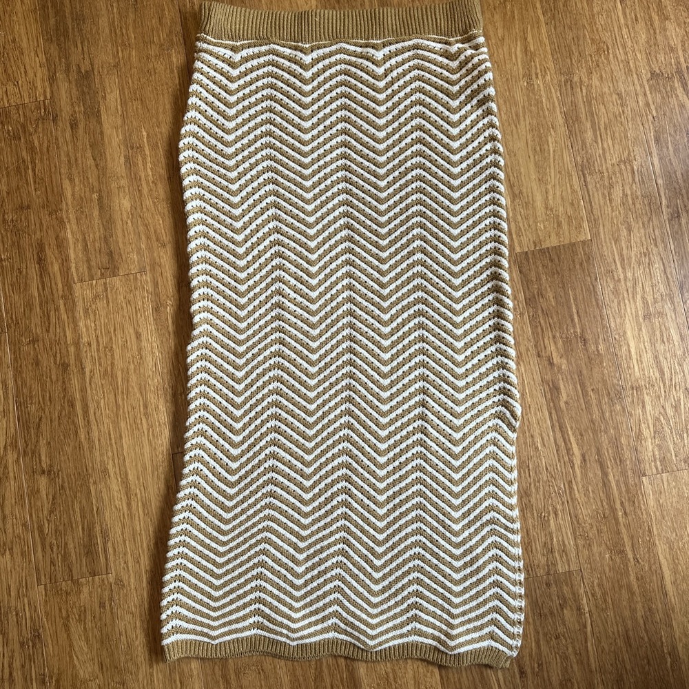 Wind And Willow Chevron Knit Pencil Skirt Tan White Ribbed Slit Large EUC